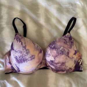 Victoria’s Secret pink bra
